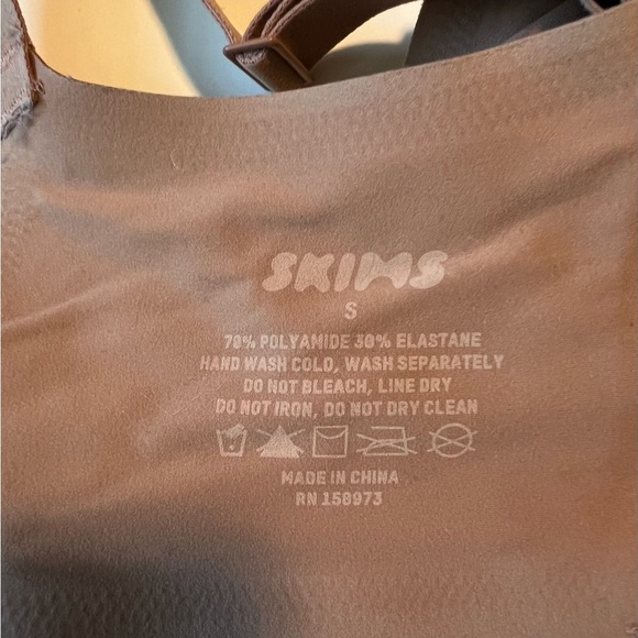 SKIMS Naked Scoop Bra – Tan | Size Small | NWOT! - Picture 5 of 5